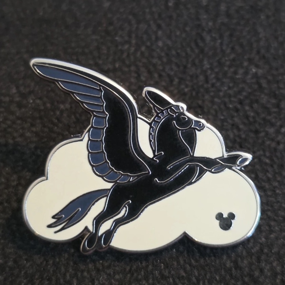 Disney 2023 Hidden Mickey Series Fantasia Flying Pegasus Horse Cloud Pin (17)